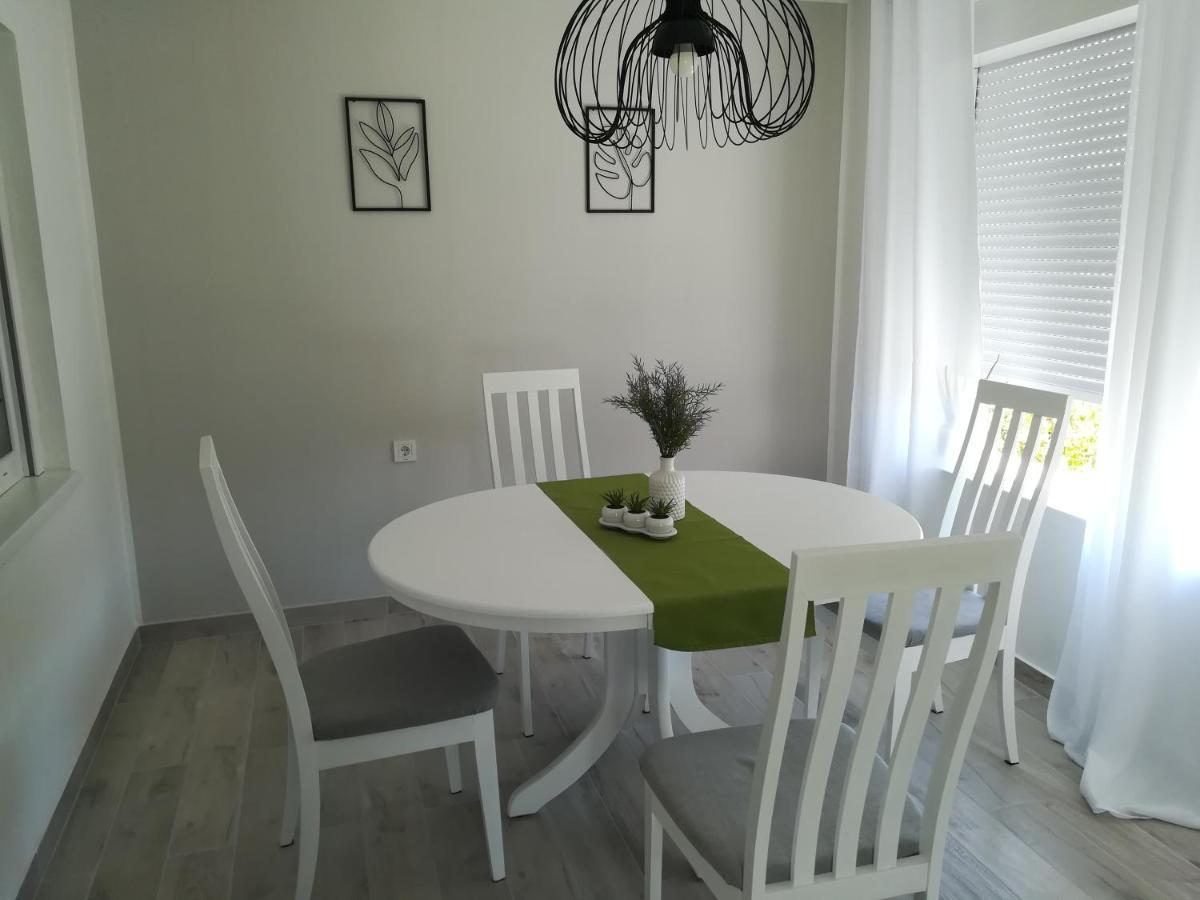 Apartmani Hermes Jadrija Esterno foto